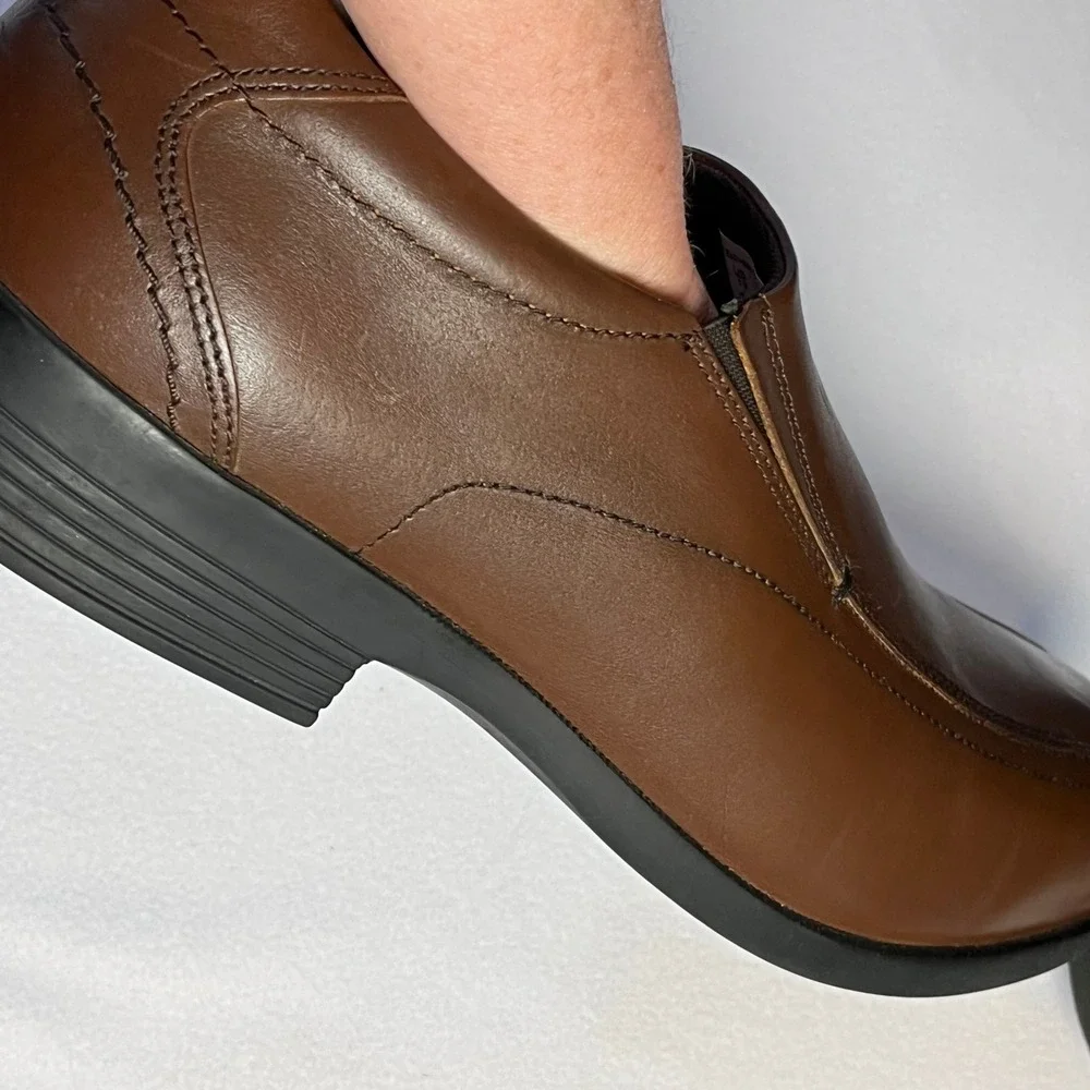 Thom McAn Mens Lanzo Brown Leather Slip On Loafers Dress Shoes 20329 Size 13